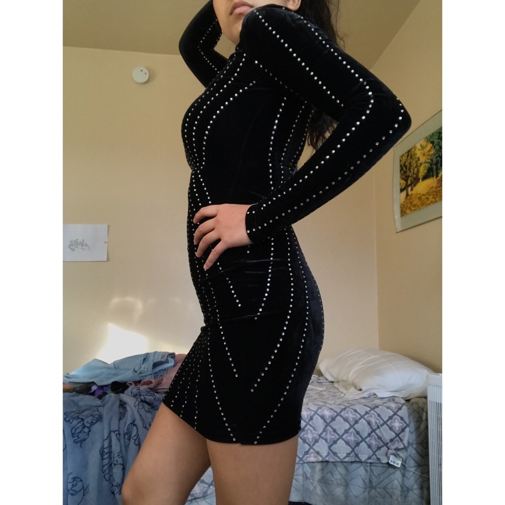 WINDSOR BLACK DIAMOND MINI-DRESS🥰😭